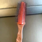 Brosse coiffante demelante boucleur