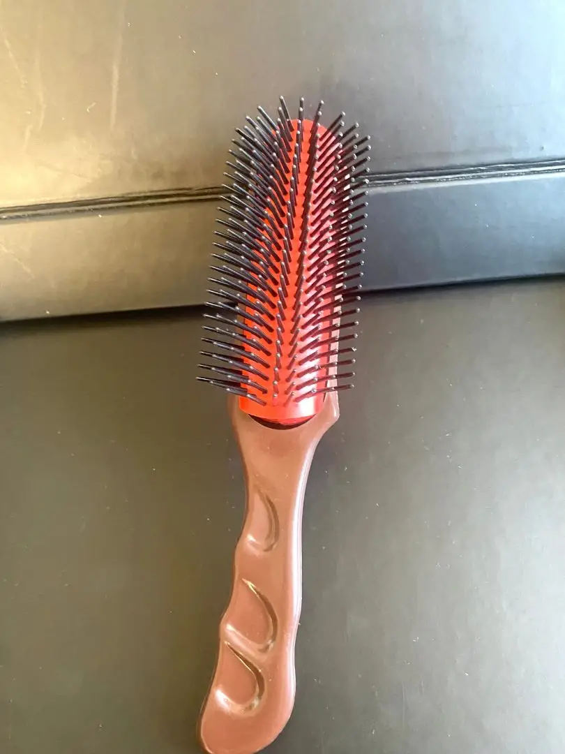 Brosse coiffante demelante boucleur