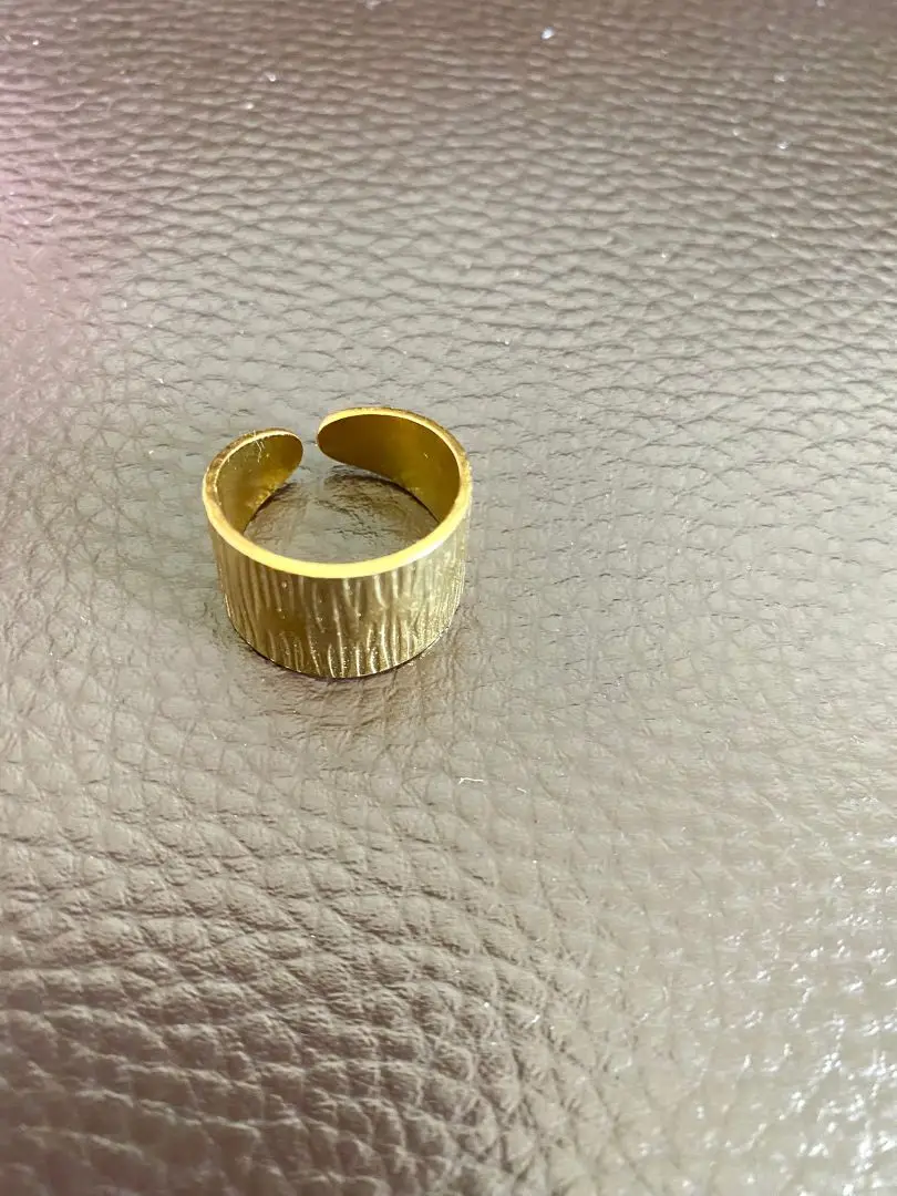 bague texturisée dorée