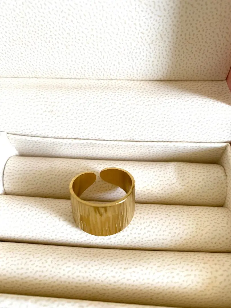 bague texturisée dorée